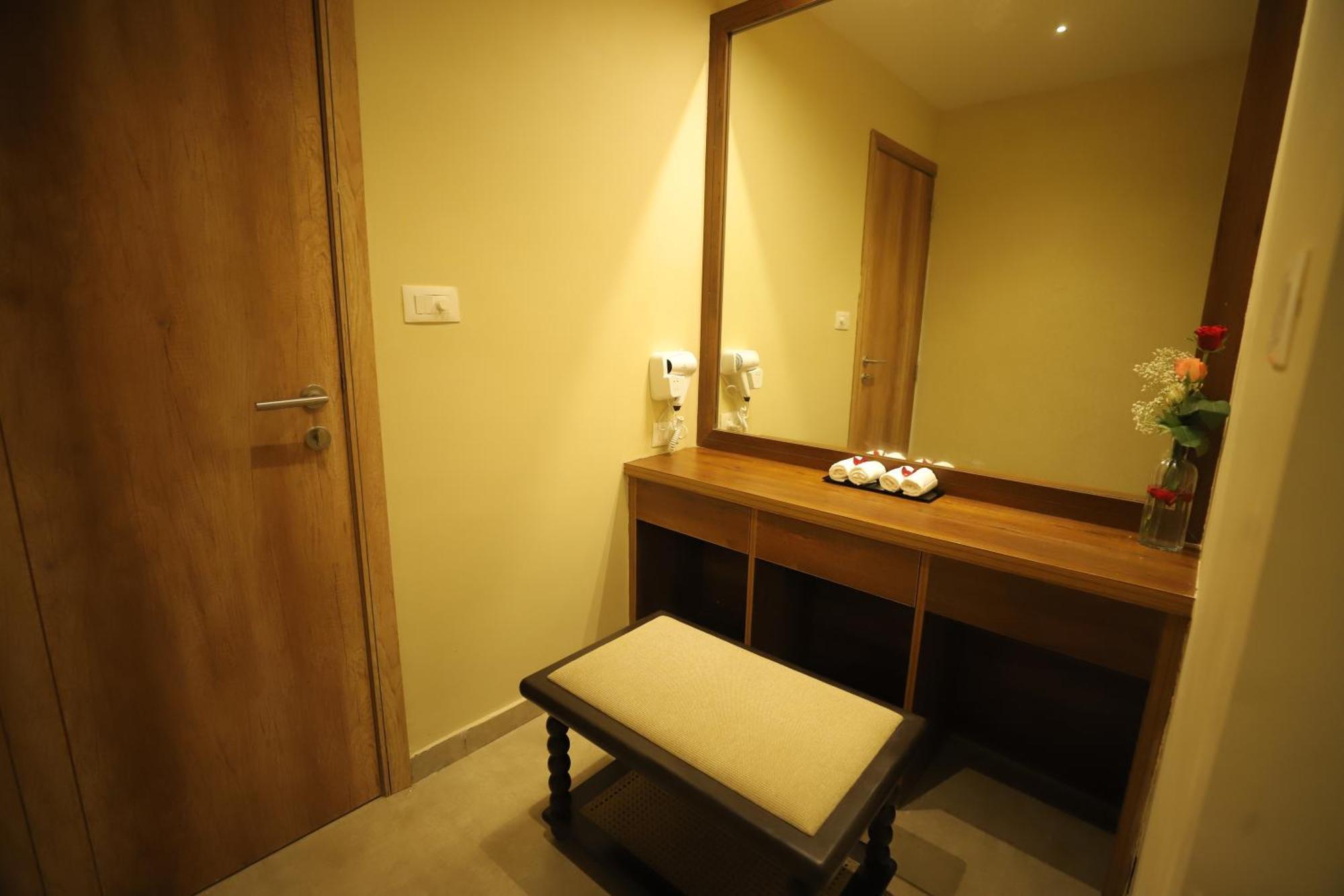 Essentia Luxury Resort & Spa Udajpur Zewnętrze zdjęcie