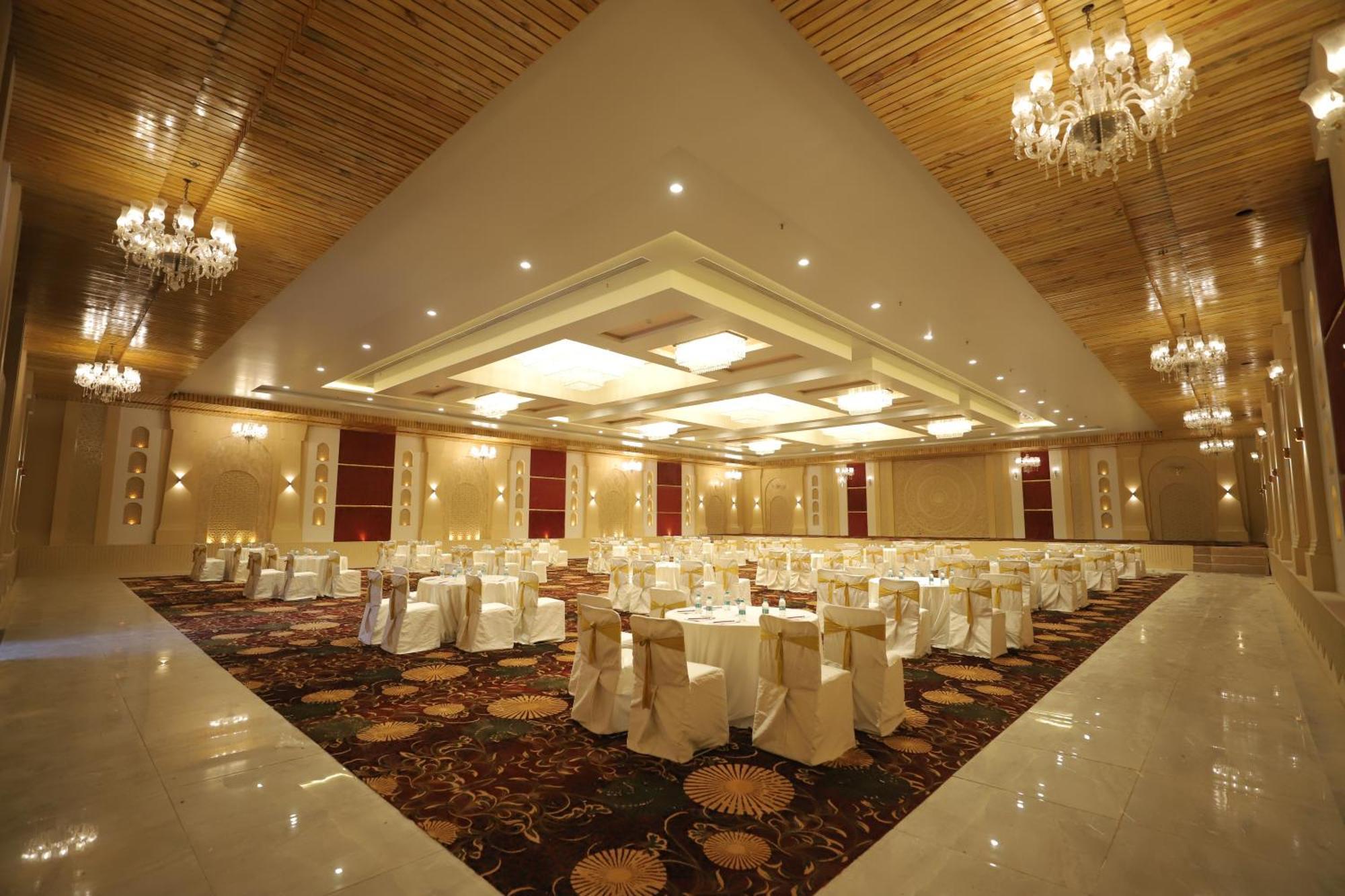 Essentia Luxury Resort & Spa Udajpur Zewnętrze zdjęcie